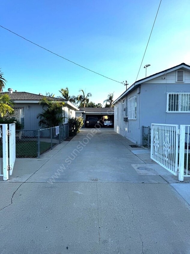 Foto principal - 1200 W 9th St