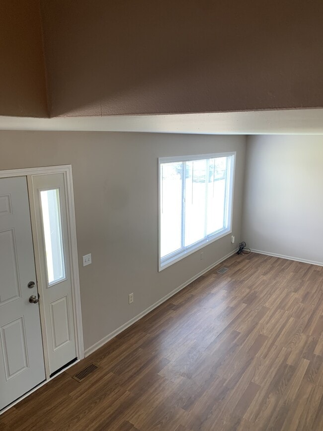 Living room - Charter Oak Drive