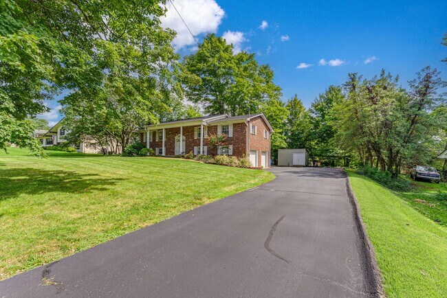 Building Photo - 9528 Gulf Park Dr