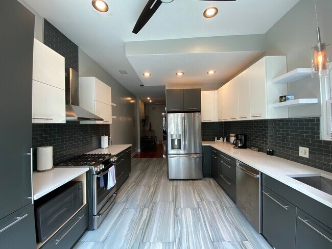 Foto del edificio - 419 E Oakwood Blvd
