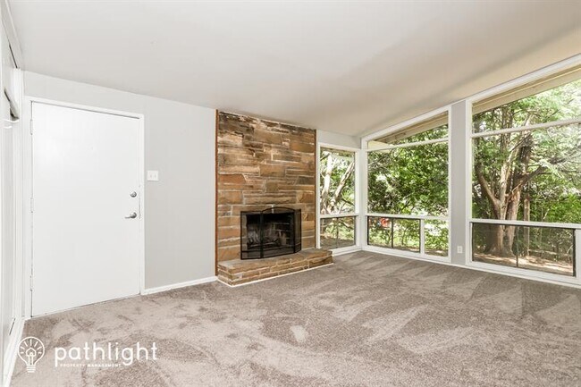 Building Photo - 1024 Coffey Ct