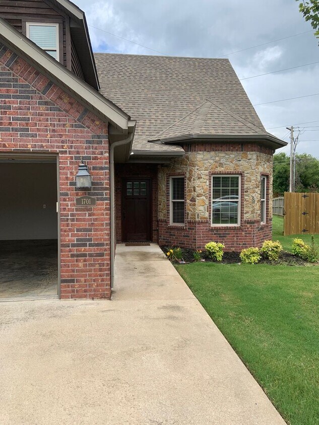 Foto principal - BEAUTIFUL HOME IN GREAT LOCATION!