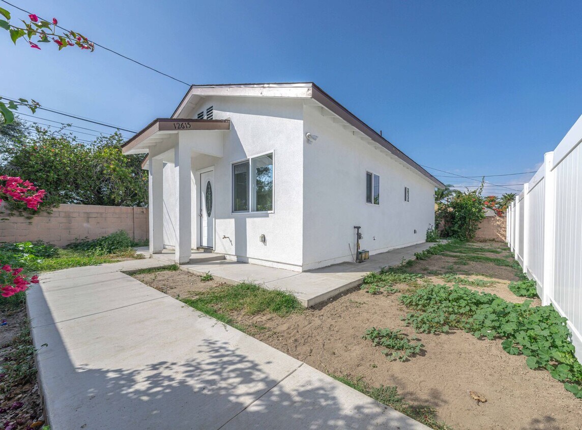 Foto principal - Amazing ADU Secluded Quiet Garden Grove
