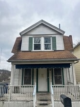 Building Photo - 2124 Peekskill St