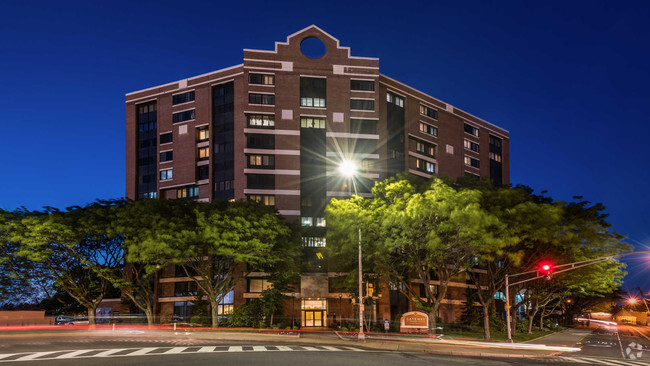 Building Photo - Gateway at Malden Center