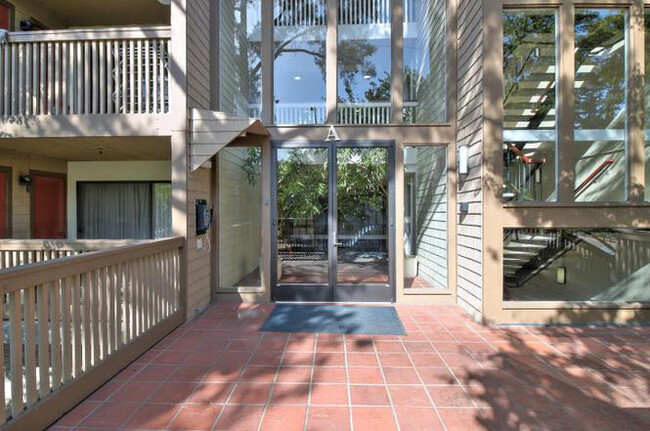 Building Photo - 49 Showers Dr