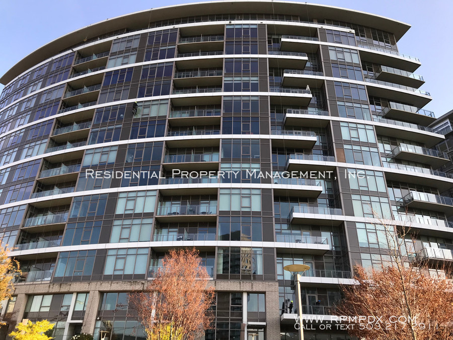 Primary Photo - Modern Condo in the Pearl District