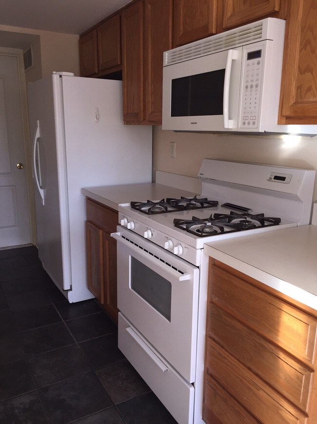 Foto del edificio - 13037 Blakeslee Ct