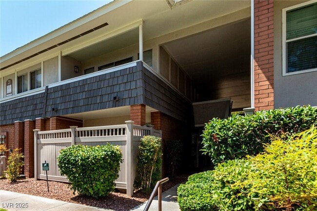 Building Photo - 650 Oakmont Ave