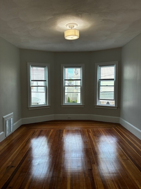 Building Photo - 8 Agassiz Ave