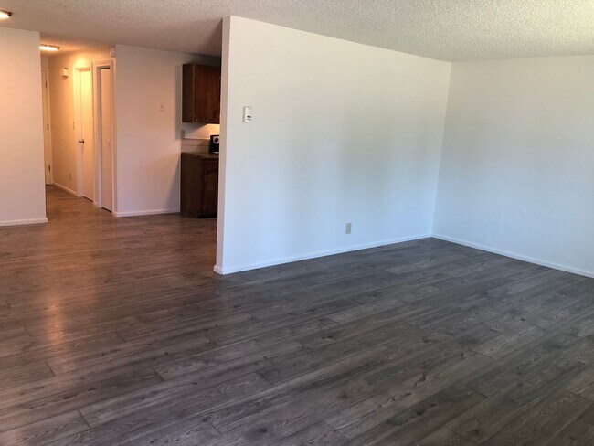 Foto del edificio - Updated 2 bed 1 bath dulpex in Eugene!