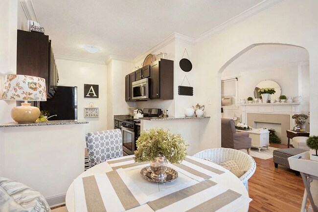 Foto del edificio - 901 W Argyle St