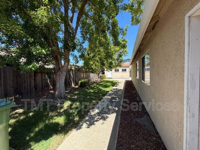 Foto del edificio - 6413 Noble House Ct