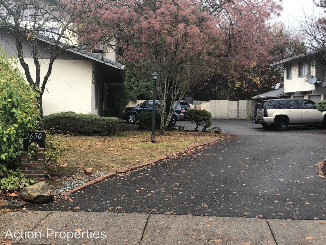 Primary Photo - 2650 Woodridge Ct