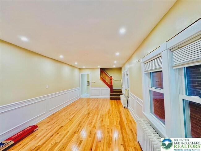 Foto del edificio - 2429 Forest St