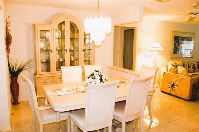 Foto del edificio - 9900 Papaya Tree Trail