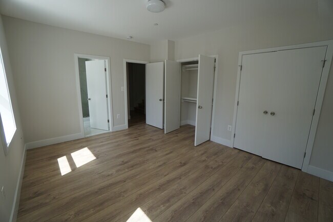 Foto del edificio - 2605 11th St NW