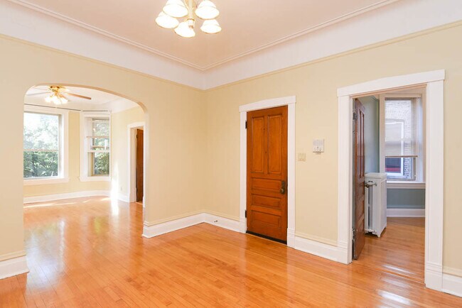Foto del edificio - 2116 W Concord Pl