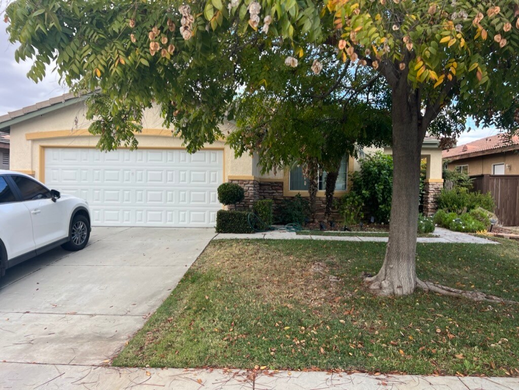 Building Photo - 26342 Thoroughbred Ln
