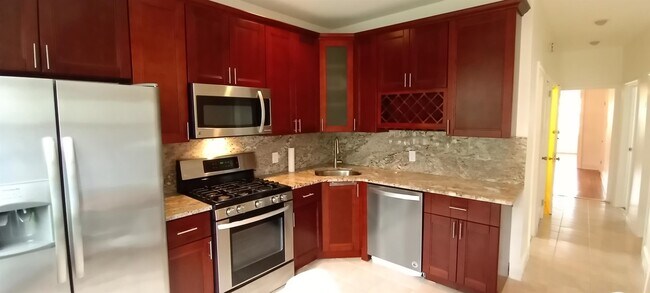 Foto del edificio - 83 Hague St