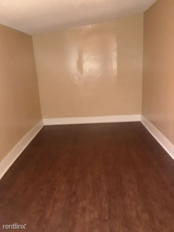 Foto del edificio - 3 br, 1 bath House - 912 W Market St