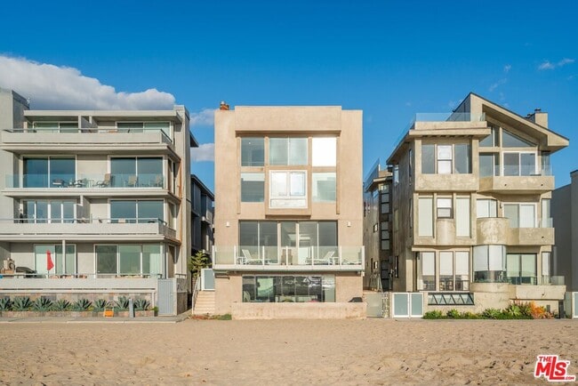 Building Photo - 3711 Ocean Front Walk