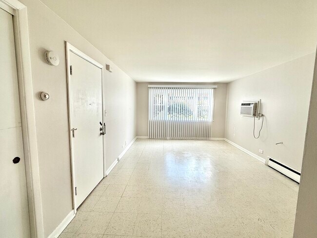 Foto del edificio - 8549 Niles Center Rd