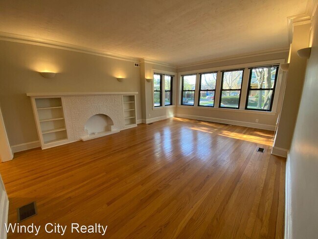 Building Photo - 2 br, 1 bath Apartment - 6917 N Rockwell St