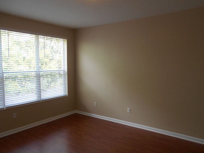 Building Photo - 5018 Maxon Terrace