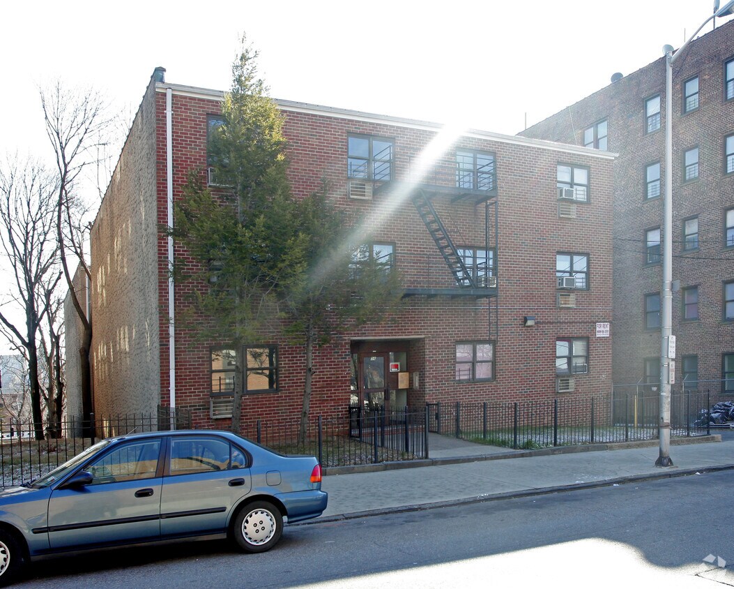 Foto del edificio - 56 Locust Hill Ave