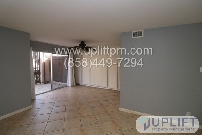 Building Photo - 3 Bedroom 2.5 Bathroom Townhouse in Ramona