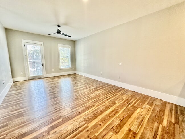 Foto del edificio - Two Bedroom Condo in the Heart of the Bluffton Promenade!