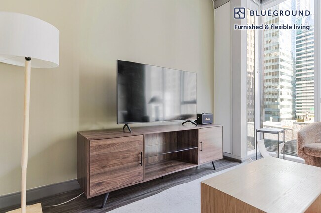 Foto del edificio - 215 W Lake St