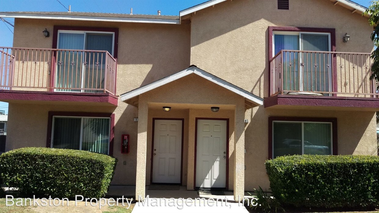 Primary Photo - 120-120 W Tulare Ave