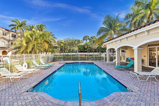 Building Photo - 323 Bayfront Dr