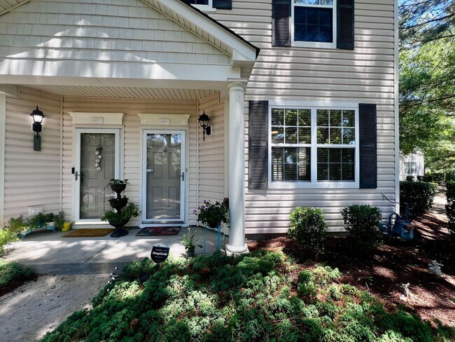 Foto del edificio - Beautifully Remodeled Corner Condo with Dual Primary Suites in The Villas at Bellamy