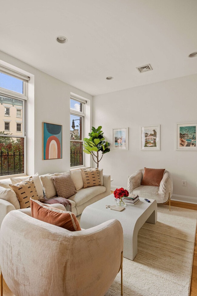 Building Photo - 140 Broadway-SI ID1627174P