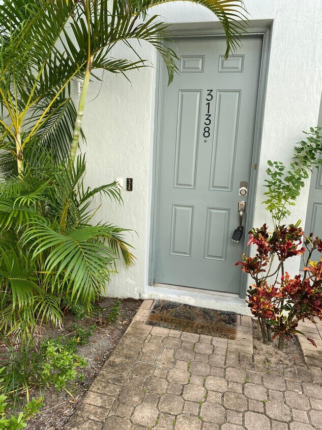 Primary Photo - 3138 Laurel Ridge Cir