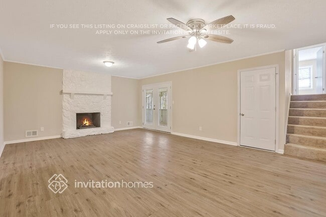 Foto del edificio - 3648 Fairlane Dr