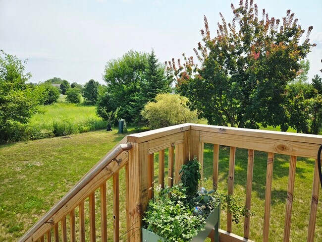Building Photo - 1747 Goldenrod Turn