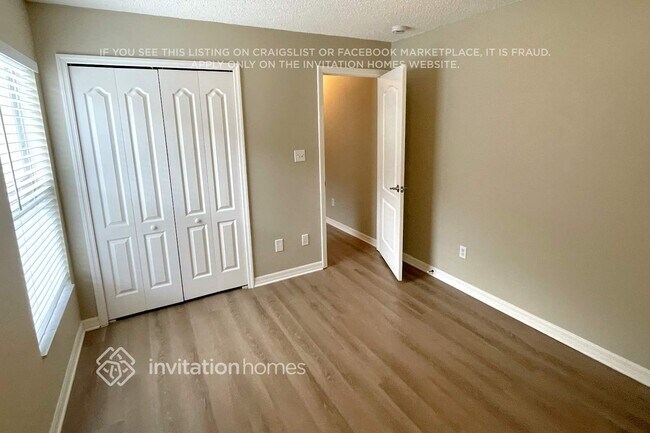 Foto del edificio - 88 Pine Forest Pl