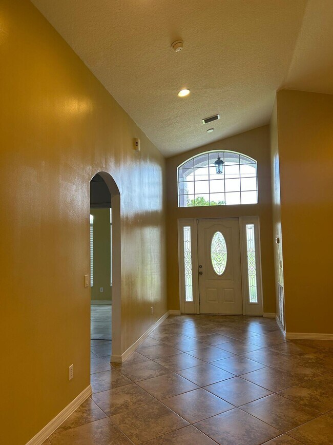 Foto del edificio - 674 SE Thornhill Dr