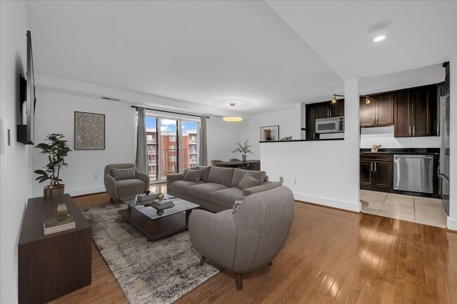 Building Photo - 411 S Old Woodward Ave