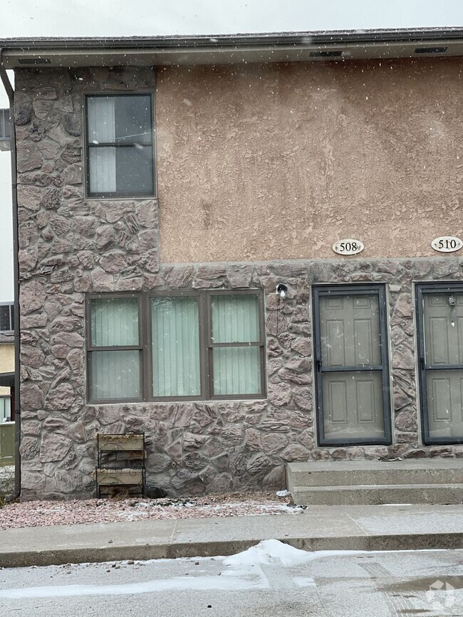 Building Photo - 508 W 42nd St