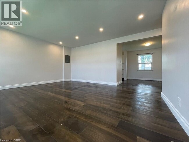 Building Photo - 333 E 28th St