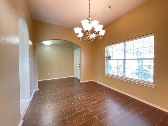 Building Photo - 1911 Palmetto Park Ct