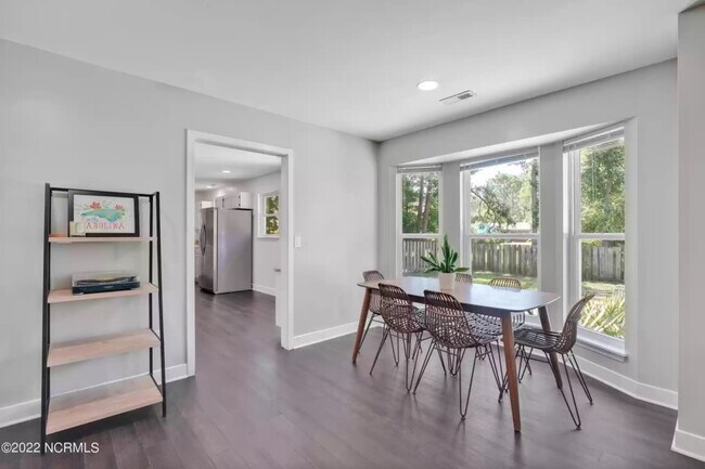 Building Photo - 5520 Eagles Nest Dr