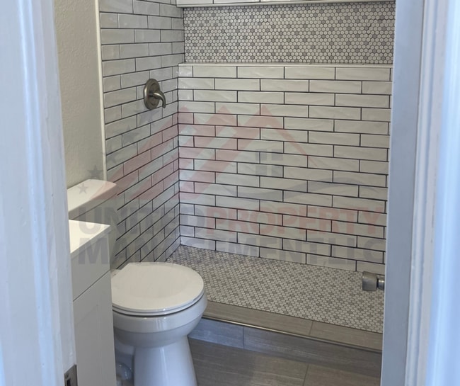 Foto del edificio - Remodeled 3 bed 2 bath