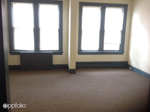 Building Photo - 130 E Chestnut St