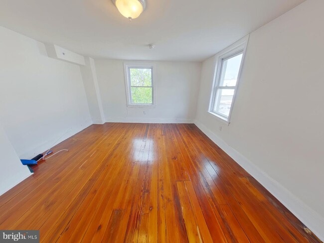 Building Photo - 2809 W Girard Ave